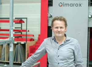 Kartons automatisch transportieren und stapeln